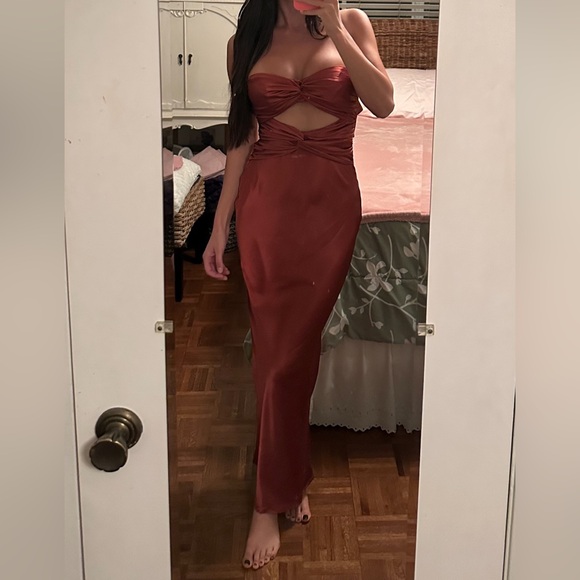 Elegant Rust Evening Dress - Picture 1 of 3